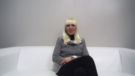 1. Download full pics of Dana (50) from czechcasting.com