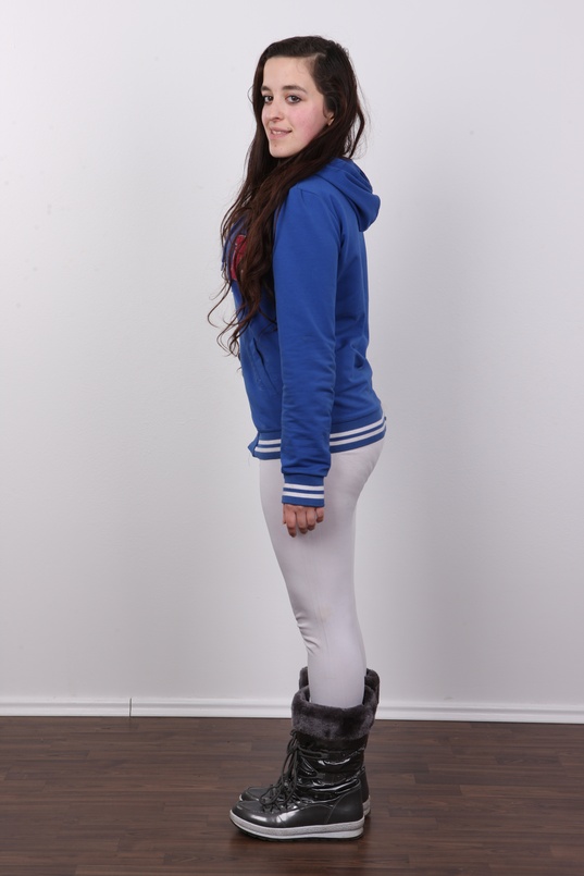 3. Download full pics of Misa (18) from czechcasting.com