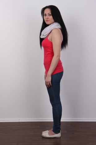 3. Download full pics of model Barbora (24) from czechcasting.com