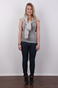 2. Download full pics of Aneta (21) from czechcasting.com