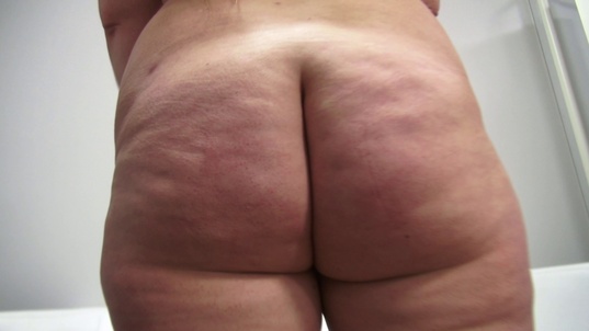 2. Download full pics of Hanka (27) from czechcasting.com