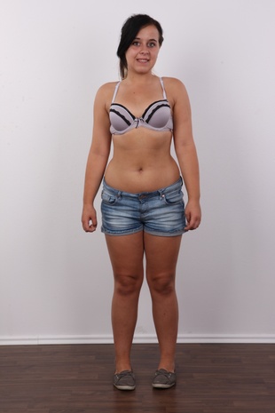 4. Download full pics of model Sabina (18) from czechcasting.com