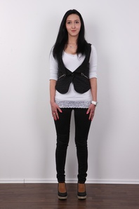 2. Download full pics of Hana (19) from czechcasting.com