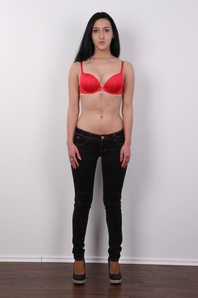 4. Download full pics of Hana (19) from czechcasting.com