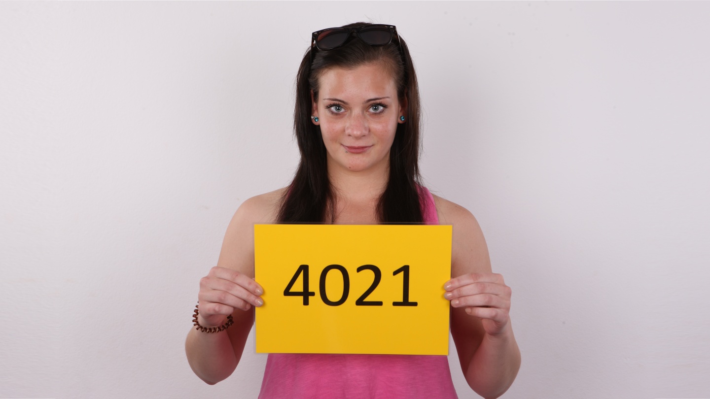 Adela (19)