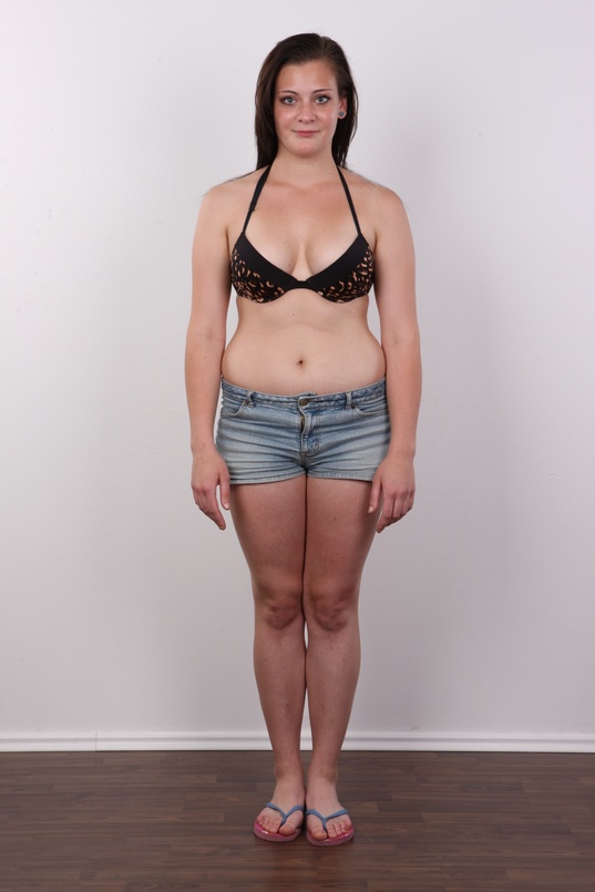 4. Download full pics of Adela (19) from czechcasting.com