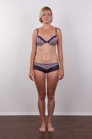 7. Download full pics of model Barbora (27) from czechcasting.com