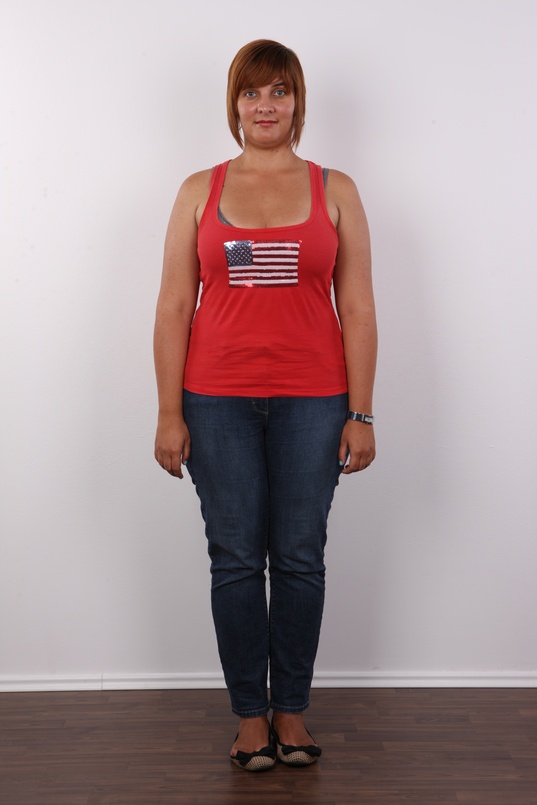 2. Download full pics of Lenka (31) from czechcasting.com