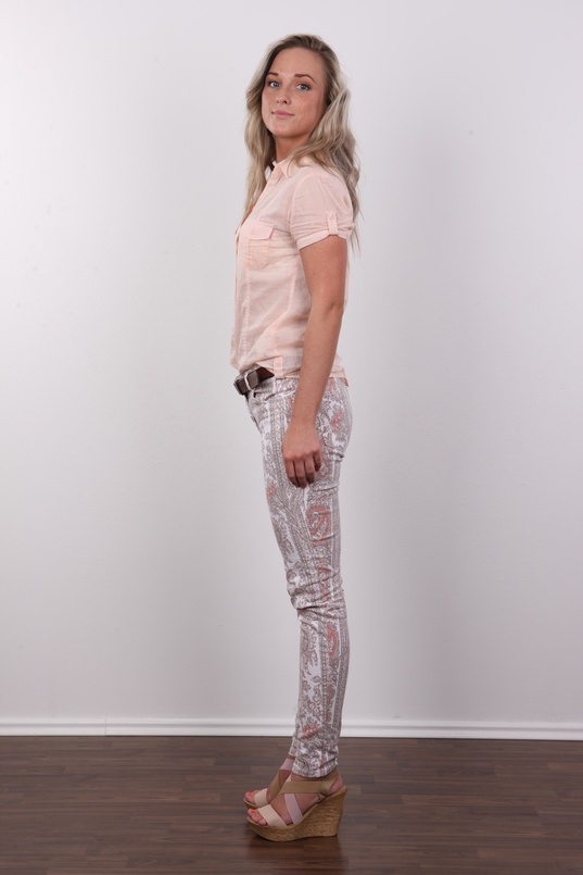 3. Download full pics of Petra (24) from czechcasting.com