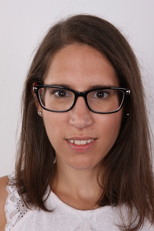 1. Download full pics of model CZECH CASTING - RIA (4421) from czechcasting.com