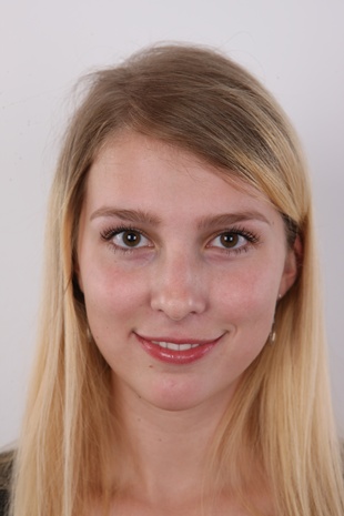 1. Download full pics of model Pavlina (20) from czechcasting.com
