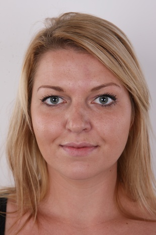 1. Download full pics of model Dominika (26) from czechcasting.com