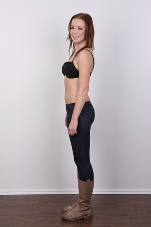 5. Download full pics of model Jarmila (20) from czechcasting.com