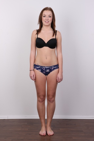 7. Download full pics of model Jarmila (20) from czechcasting.com