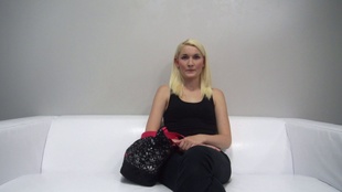 1. Download full pics of Blanka (22) from czechcasting.com