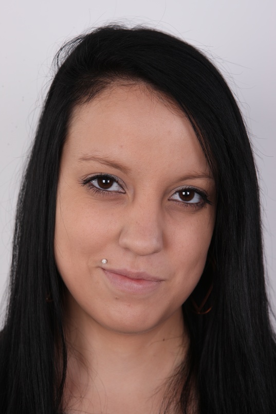1. Download full pics of Michaela (21) from czechcasting.com