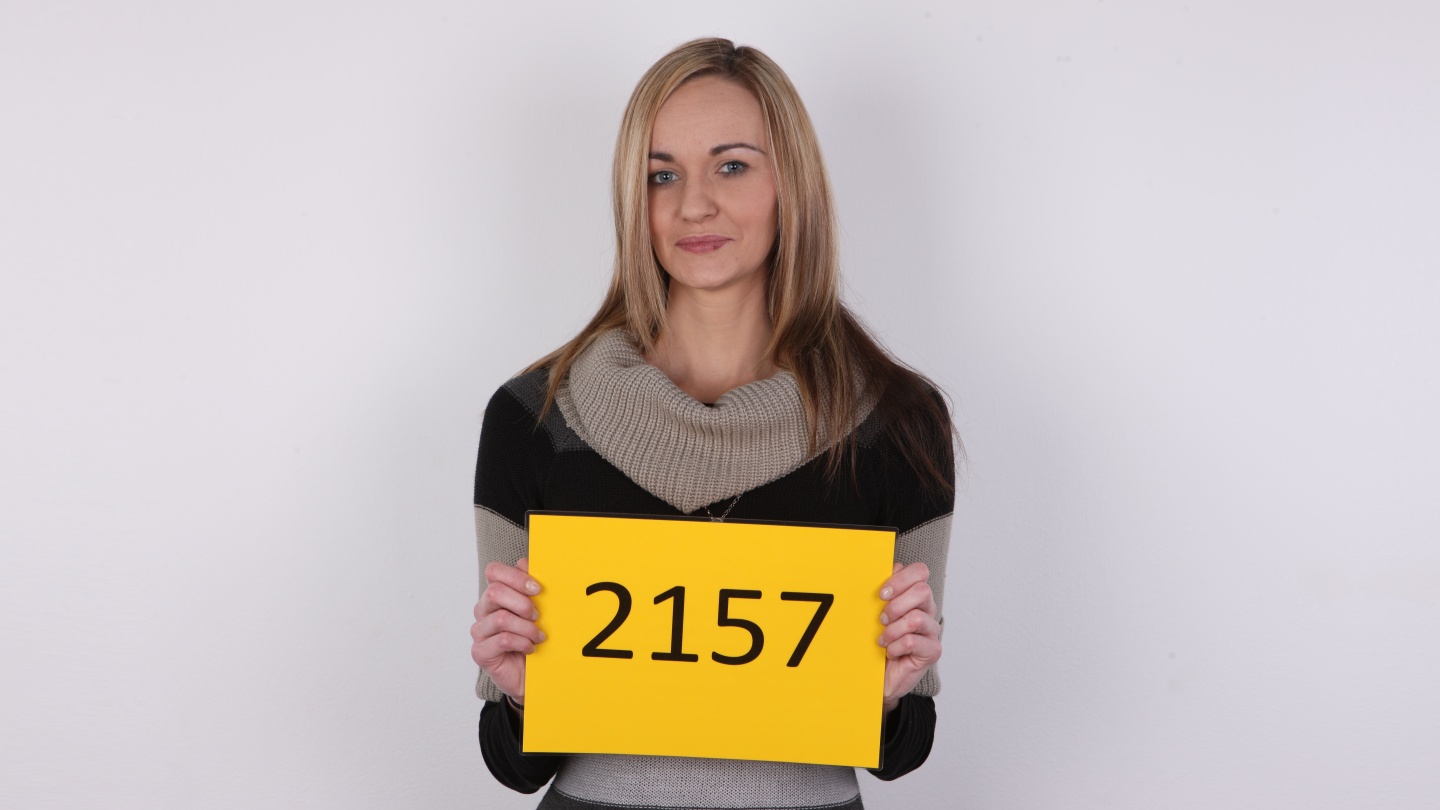 Michaela (24)