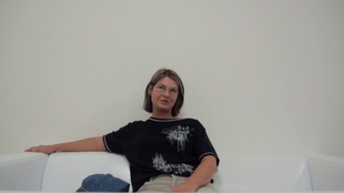 1. Download full pics of Jaroslava (33) from czechcasting.com