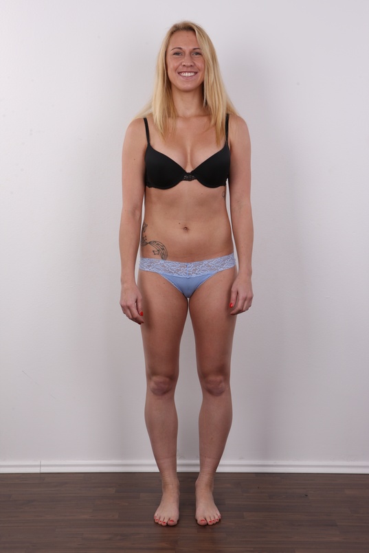 7. Download full pics of Lenka (26) from czechcasting.com