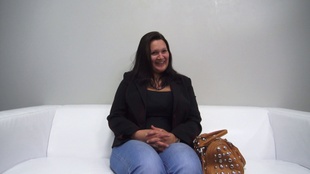 1. Download full pics of Renata (40) from czechcasting.com