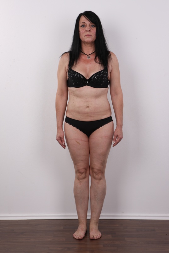 7. Download full pics of Eva (49) from czechcasting.com