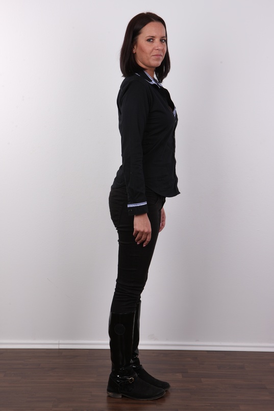 3. Download full pics of Petra (36) from czechcasting.com