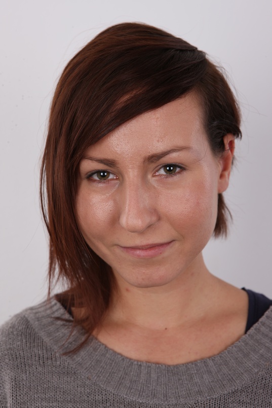 1. Download full pics of Kristyna (23) from czechcasting.com