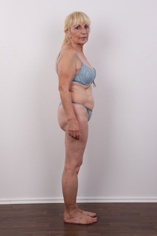 8. Download full pics of model Anna (63) from czechcasting.com