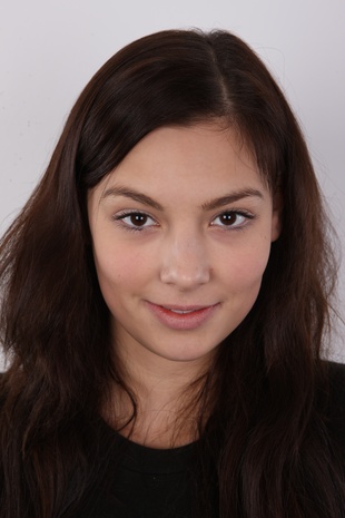 1. Download full pics of model Katerina (18) from czechcasting.com