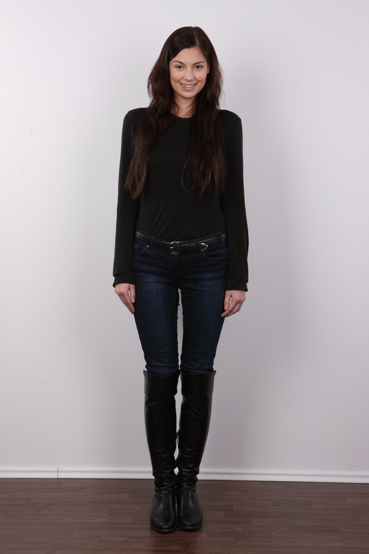 2. Download full pics of Katerina (18) from czechcasting.com