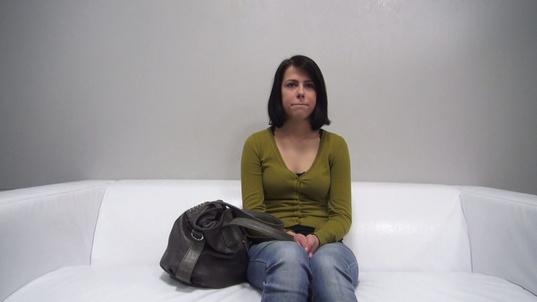 1. Download full pics of Lucka (21) from czechcasting.com