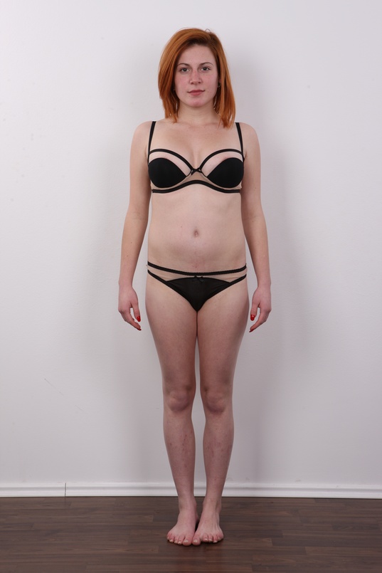 7. Download full pics of Veronika (19) from czechcasting.com