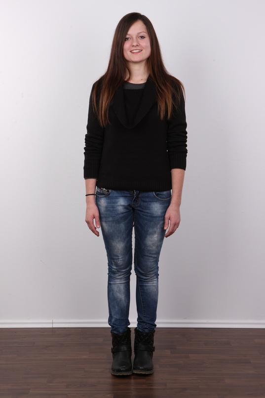 2. Download full pics of Jana (18) from czechcasting.com