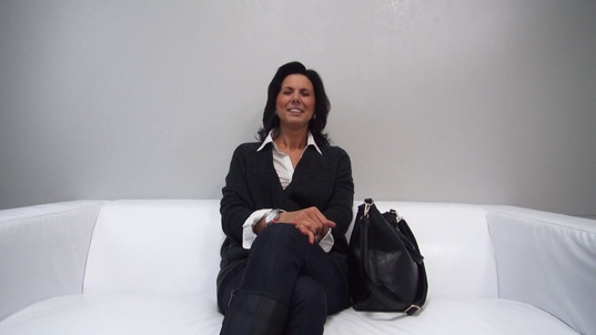 1. Download full pics of Petra (35) from czechcasting.com