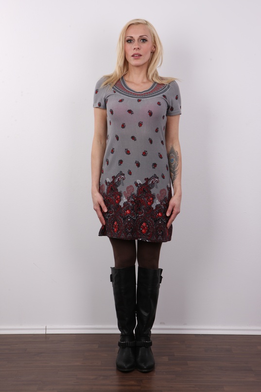 2. Download full pics of Helena (34) from czechcasting.com