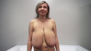 2. Download full pics of Alena (48) from czechcasting.com