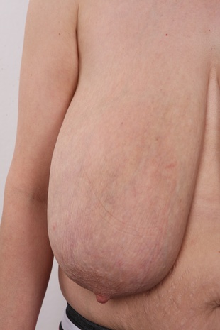 9. Download full pics of model Alena (48) from czechcasting.com