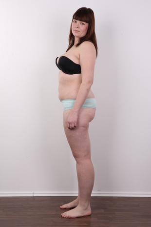 8. Download full pics of model Marta (18) from czechcasting.com