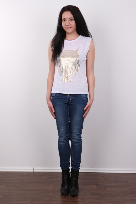 2. Download full pics of Olga (23) from czechcasting.com