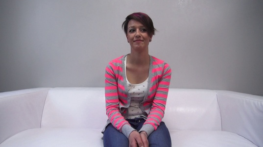 1. Download full pics of Tereza (21) from czechcasting.com