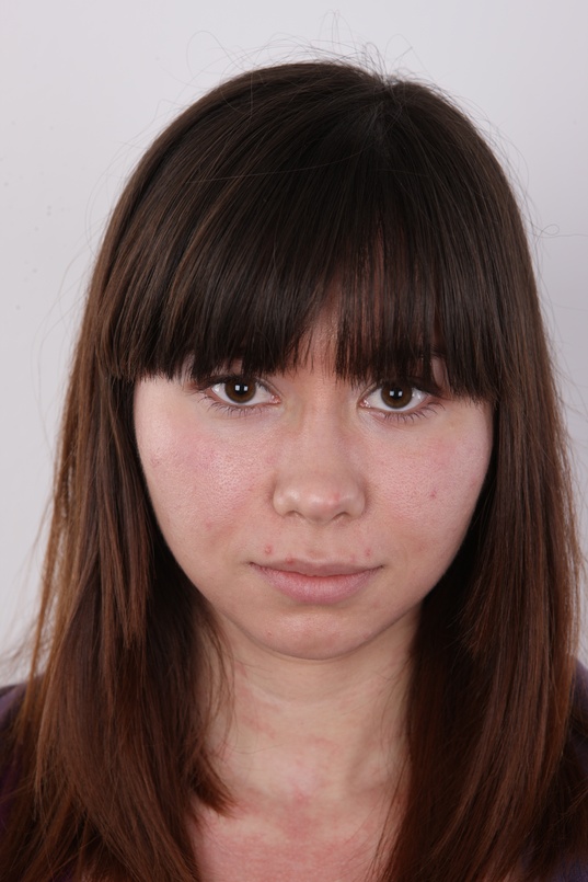 1. Download full pics of Jana (21) from czechcasting.com