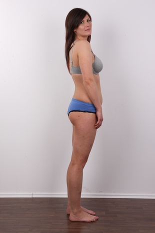 8. Download full pics of model Daniela (23) from czechcasting.com