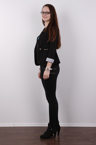 3. Download full pics of model Martina (21) from czechcasting.com