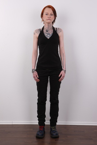 2. Download full pics of model Tereza (26) from czechcasting.com