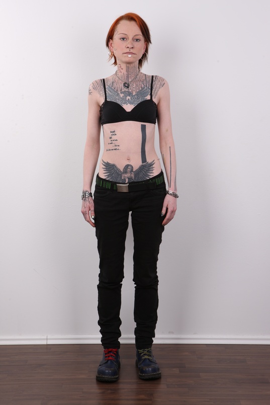 4. Download full pics of Tereza (26) from czechcasting.com