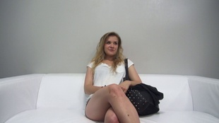 1. Download full pics of Andrea (19) from czechcasting.com