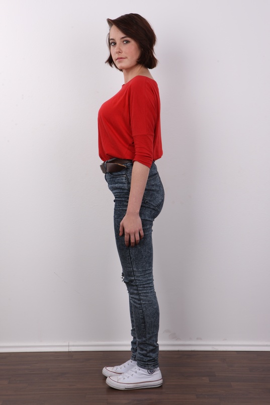 3. Download full pics of Lucie (21) from czechcasting.com