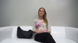 1. Download full pics of Anna (29) from czechcasting.com