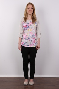 2. Download full pics of Anna (29) from czechcasting.com