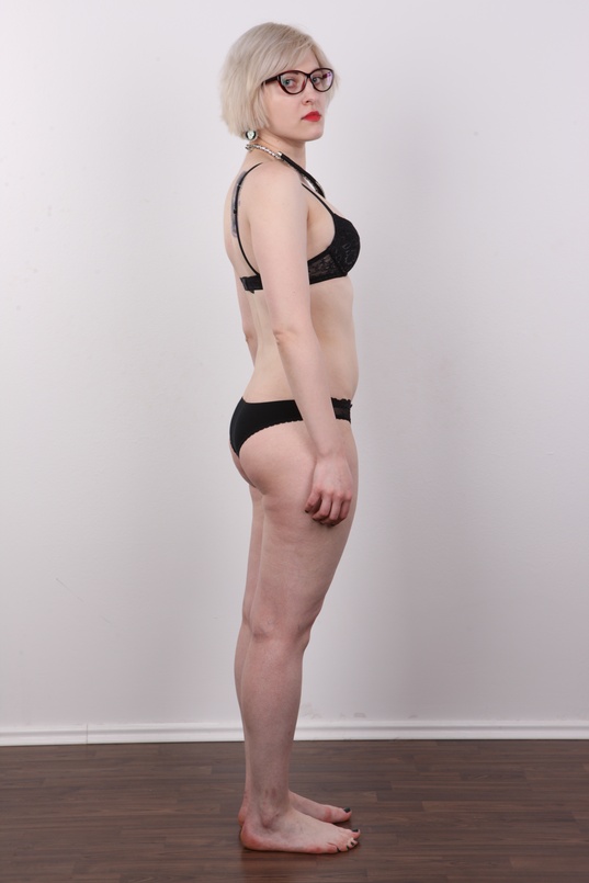 5. Download full pics of Kristyna (24) from czechcasting.com